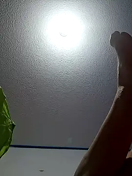 vaneza1999 online show from 10/10/25, 09:15