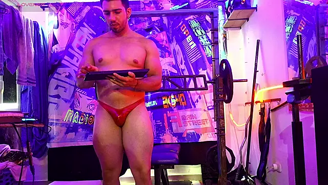 Liam forest  online show from 04/12/26, 06:33