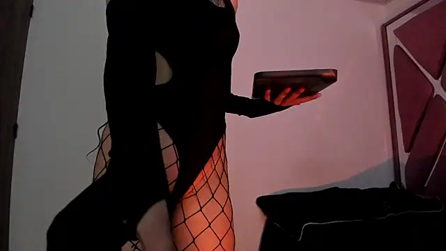 Snapshot of Alynn_Bri_ chatting on 02/09/26, 02:53 Alynn Bri online show from 02/09/26, 02:53