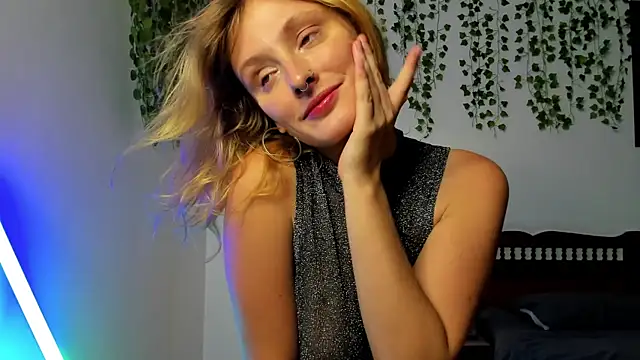 Ariana Spring online show from 11/19/25, 12:38