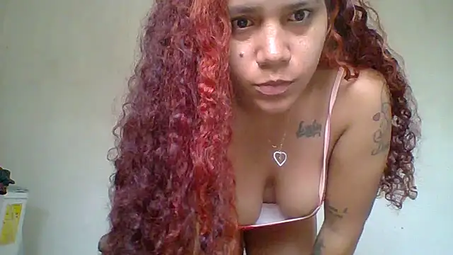 Snapshot of Daila_Lucia chatting on 02/13/26, 01:00 Daila Lucia online show from 02/13/26, 01:00