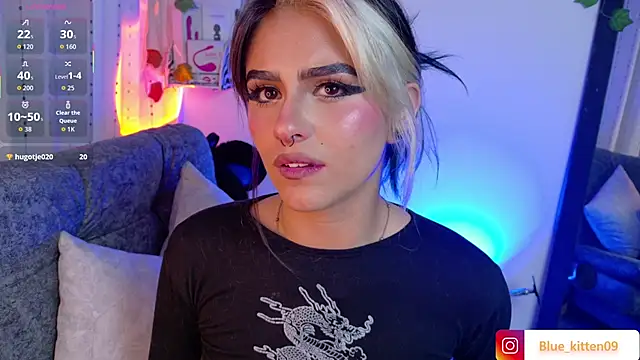 blue kitten online show from 11/28/25, 04:12