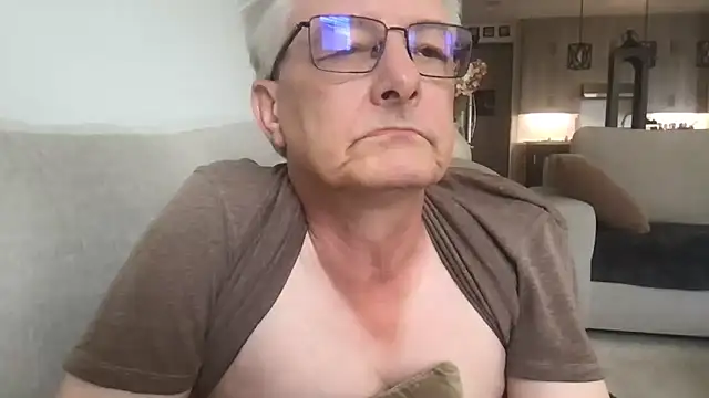 Snapshot of Daddy_Mike69 chatting on 04/25/26, 03:09 Daddy Mike69 online show from 04/25/26, 03:09