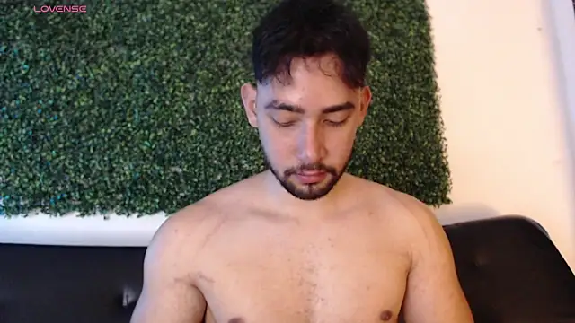 Snapshot of sam_ford_2 chatting on 02/01/26, 01:59 sam ford 2 online show from 02/01/26, 01:59