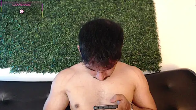 Snapshot of sam_ford_2 chatting on 02/26/26, 01:27 sam ford 2 online show from 02/26/26, 01:27