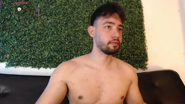 Snapshot of sam_ford_2 chatting on 02/22/26, 01:41 sam ford 2 online show from 02/22/26, 01:41