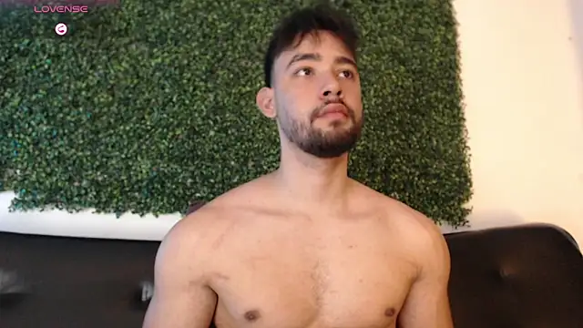 Snapshot of sam_ford_2 chatting on 02/18/26, 01:36 sam ford 2 online show from 02/18/26, 01:36