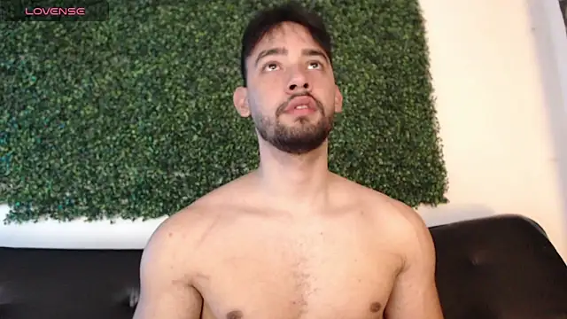 Snapshot of sam_ford_2 chatting on 02/02/26, 01:37 sam ford 2 online show from 02/02/26, 01:37