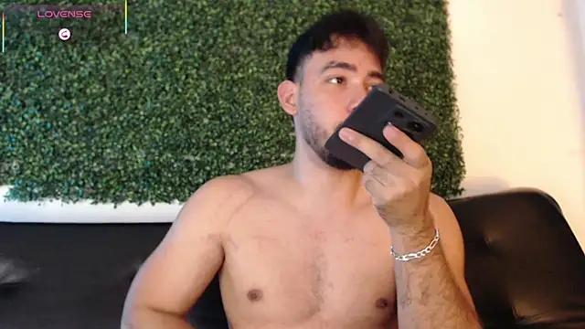 Snapshot of sam_ford_2 chatting on 02/27/26, 01:39 sam ford 2 online show from 02/27/26, 01:39