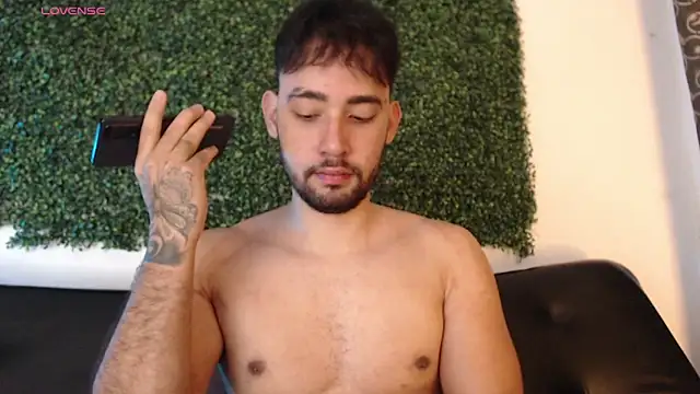 Snapshot of sam_ford_2 chatting on 01/10/26, 12:39 sam ford 2 online show from 01/10/26, 12:39