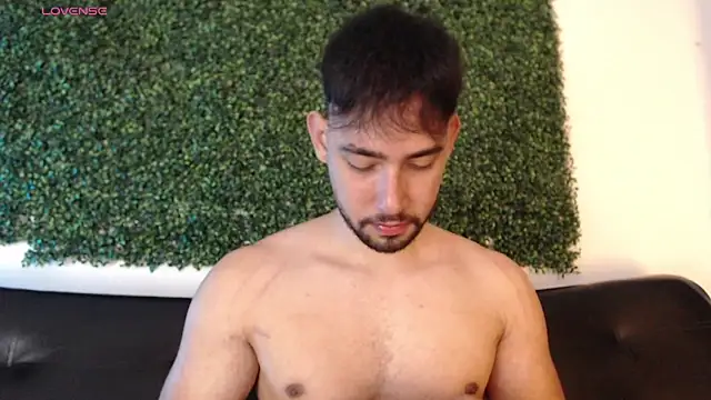 Snapshot of sam_ford_2 chatting on 02/15/26, 01:39 sam ford 2 online show from 02/15/26, 01:39