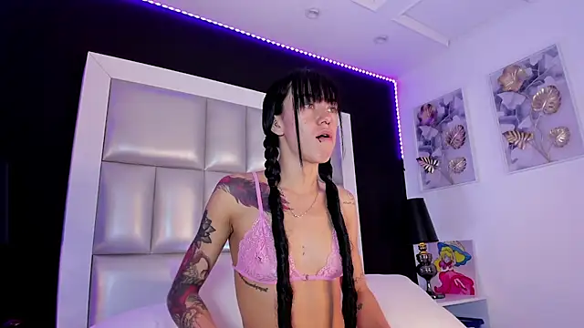 Snapshot of athziry_g chatting on 01/19/26, 02:54 athziry g online show from 01/19/26, 02:54