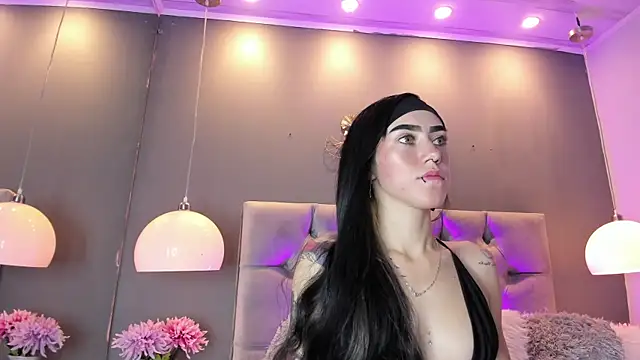 Snapshot of athziry_g chatting on 11/12/25, 05:33 athziry g online show from 11/12/25, 05:33