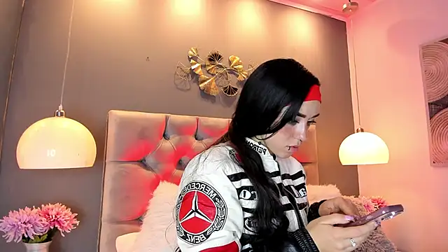 Snapshot of athziry_g chatting on 11/14/25, 02:04 athziry g online show from 11/14/25, 02:04