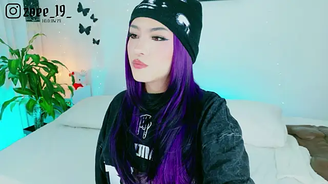 Snapshot of cuteezoe chatting on 06/24/26, 04:00 cuteezoe online show from 06/24/26, 04:00