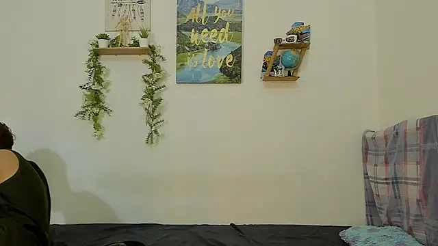 Snapshot of Peterfrost19 chatting on 10/05/25, 11:06 Peterfrost19 online show from 10/05/25, 11:06