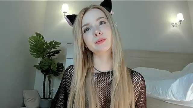 Nana Wilson online show from 10/06/25, 04:13