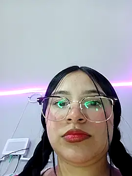 Anne Mia online show from 11/28/25, 09:31