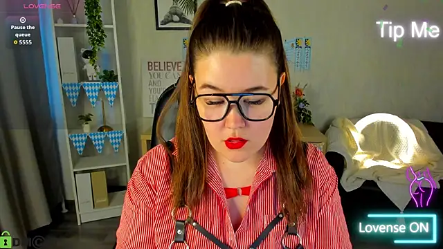 Tara Torres online show from 10/01/25, 09:36