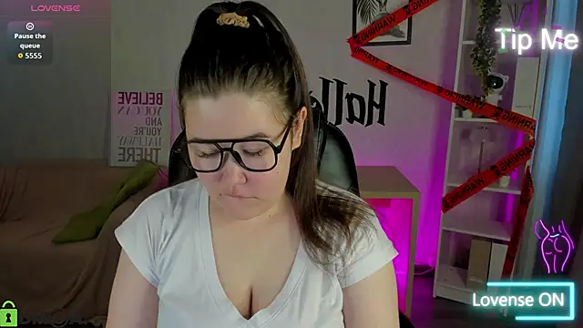 Tara Torres online show from 10/30/25, 07:50