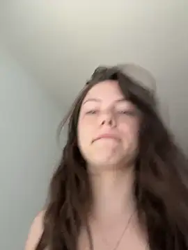 Snapshot of lilbbyily chatting on 04/10/26, 02:57 lilbbyily online show from 04/10/26, 02:57