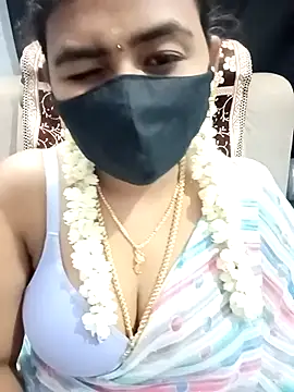 Snapshot of Tamil_Lotus chatting on 10/03/25, 05:36 Tamil Lotus online show from 10/03/25, 05:36