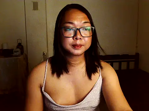 Snapshot of Trishme chatting on 10/15/25, 03:53 Trishme online show from 10/15/25, 03:53