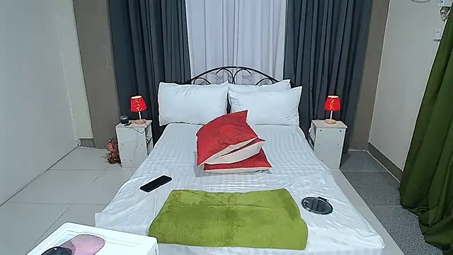 petitetsbigloads online show from 01/10/26, 09:32