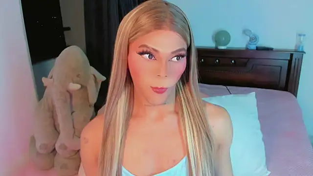 Flora Minx online show from 12/16/25, 07:34