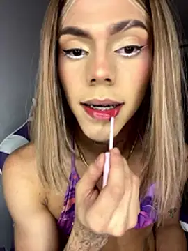 Snapshot of Flora_Minx chatting on 01/17/26, 04:05 Flora Minx online show from 01/17/26, 04:05