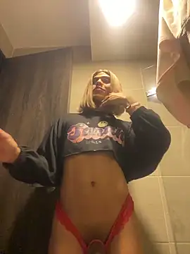 Snapshot of Flora_Minx chatting on 02/28/26, 05:07 Flora Minx online show from 02/28/26, 05:07