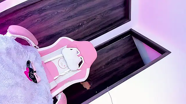 Flora Minx online show from 11/11/25, 10:32