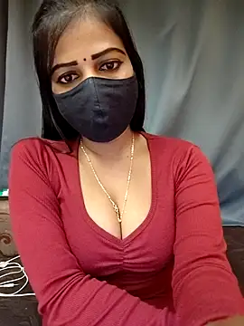 Misss-julli online show from 11/13/25, 12:09