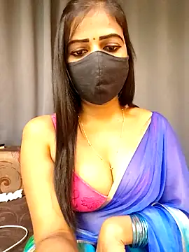 Misss-julli online show from 11/17/25, 08:46