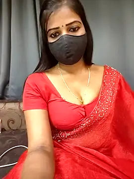 Misss-julli online show from 10/31/25, 07:32