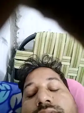 Snapshot of sumit_19 chatting on 12/18/25, 10:57 sumit 19 online show from 12/18/25, 10:57