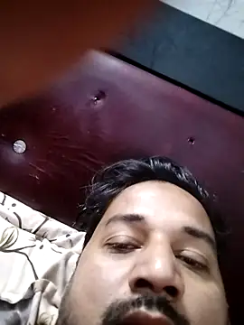 Snapshot of sumit_19 chatting on 12/22/25, 05:46 sumit 19 online show from 12/22/25, 05:46