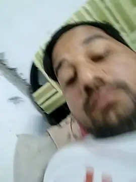 Snapshot of sumit_19 chatting on 12/16/25, 05:17 sumit 19 online show from 12/16/25, 05:17