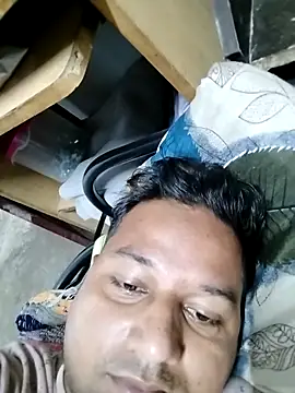 Snapshot of sumit_19 chatting on 10/21/25, 06:40 sumit 19 online show from 10/21/25, 06:40