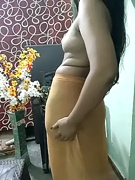 Snapshot of Vaani_Actress chatting on 10/16/25, 02:42 Vaani Actress online show from 10/16/25, 02:42