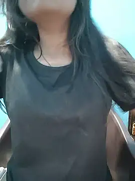 Snapshot of Vaani_Actress chatting on 05/19/26, 02:24 Vaani Actress online show from 05/19/26, 02:24
