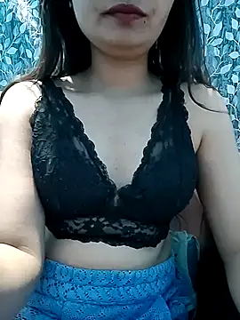 Vaani Actress online show from 04/15/26, 04:22