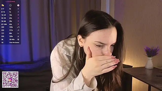 VanessaGrome online show from 10/13/25, 06:26