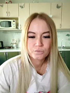 LikaFoxie online show from 09/29/25, 04:52