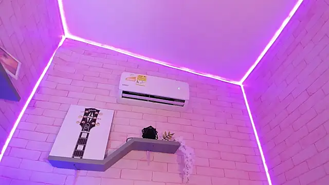 Snapshot of EllyMiller chatting on 02/16/26, 03:16 EllyMiller online show from 02/16/26, 03:16