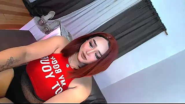 Snapshot of Lilly-lou chatting on 09/26/25, 05:03 Lilly-lou online show from 09/26/25, 05:03