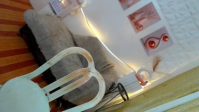 Lilly-lou online show from 05/05/26, 04:48