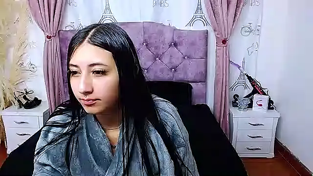 Snapshot of Wendy-13 chatting on 10/21/25, 11:20 Wendy-13 online show from 10/21/25, 11:20