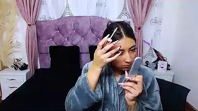 Snapshot of Wendy-13 chatting on 10/29/25, 11:20 Wendy-13 online show from 10/29/25, 11:20