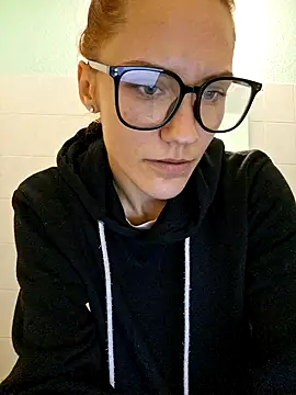 SlimBellaa online show from 10/25/25, 12:39